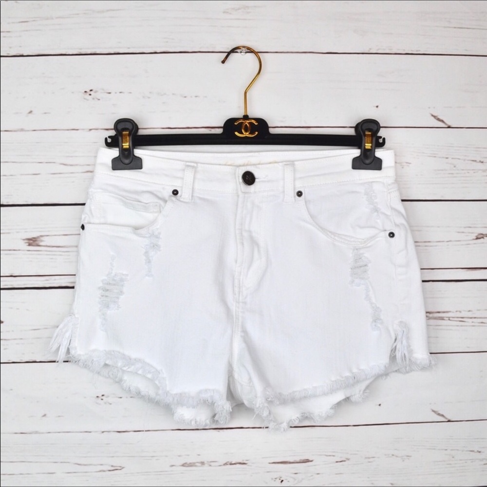 VS Hi-rise Frayed White Denim/ Jean Shorts